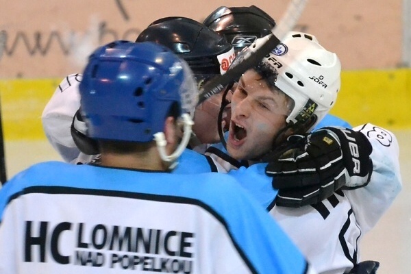 TURNOV V MODRÉM KOTLI DOVAŘEN ! TURNOV V MODRÉM KOTLI DOVAŘEN !